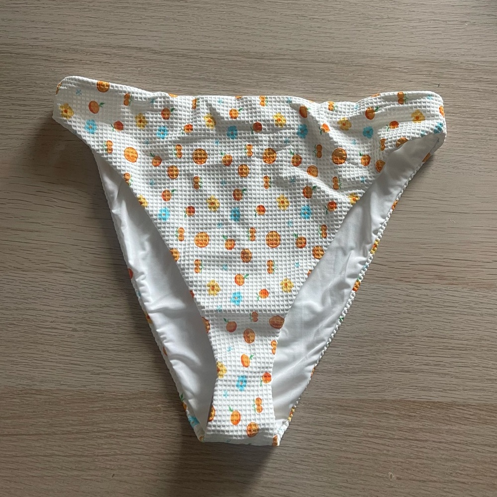 Dippin’ Daisy’s Bikini Bottom